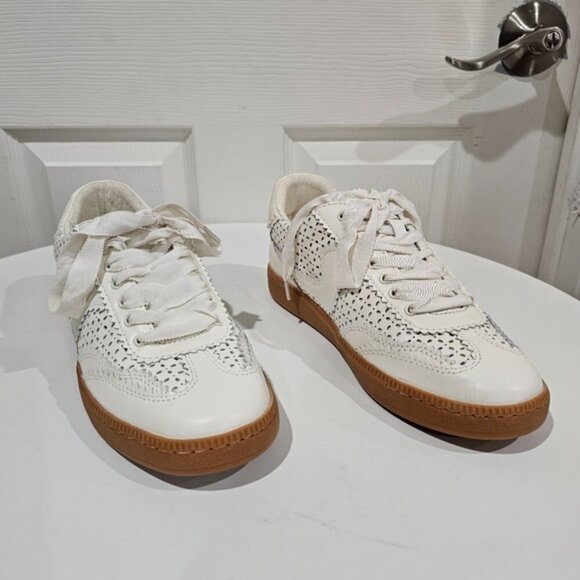 Dolce Vita Notice Eyelet Perf Sneakers White Leather - Picture 4 of 10